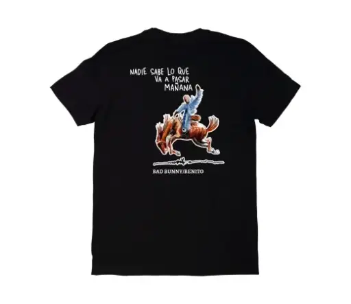 Camiseta Urban Style. Bad Bunny en blanco y negro